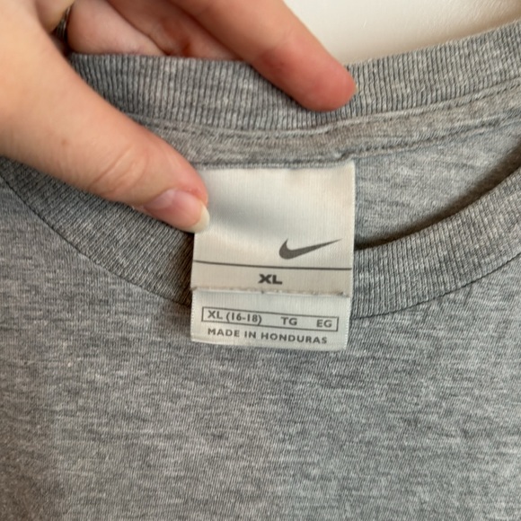 Nike Tee - Picture 4 of 5